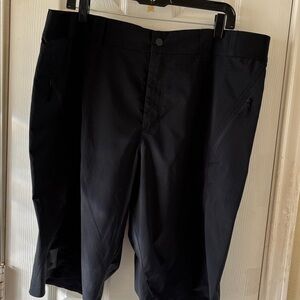 Flylow Gray black shorts. EUC